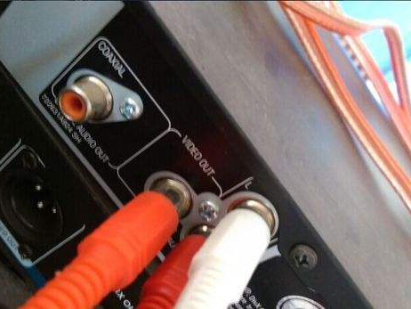 電視電腦連接線(xiàn)